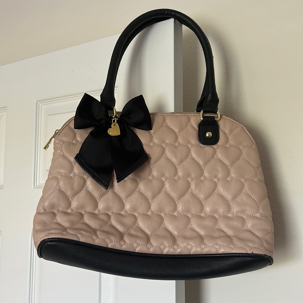 Iconic 2000s, pink and black Betsey Johnson purse